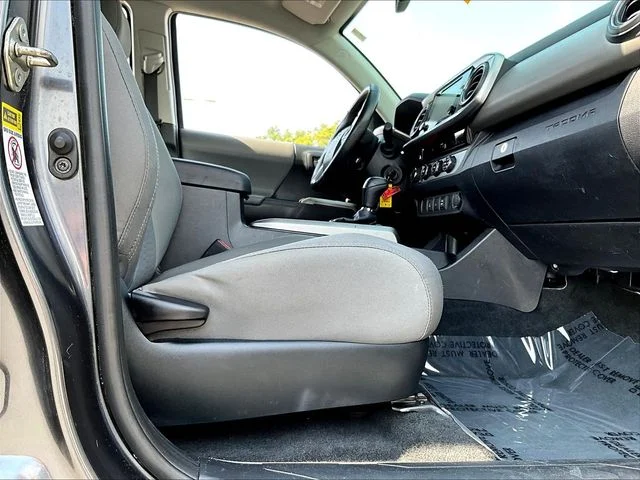 Used 2016 Gray Toyota SR5 image 34