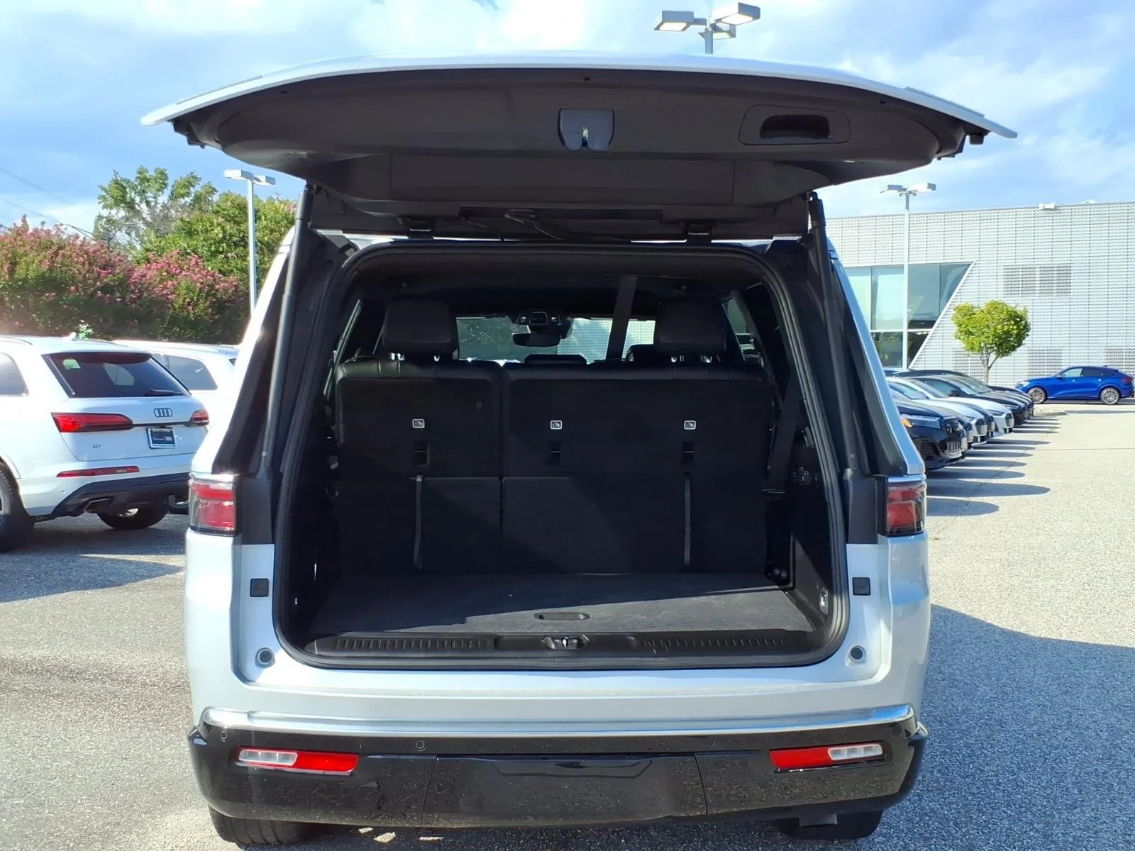 Used 2023 Silver Zynith Jeep Series II image 30