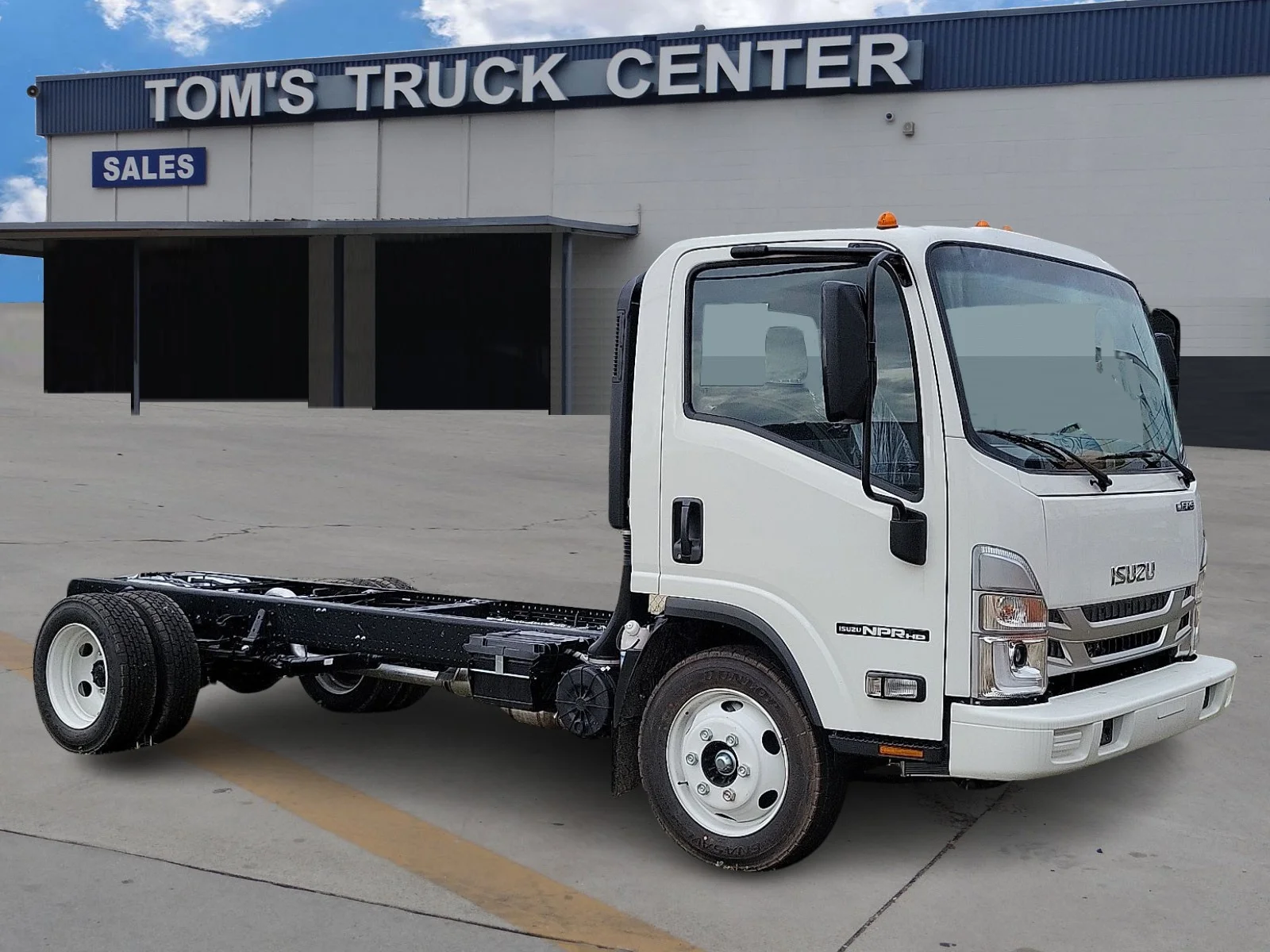 2026 Isuzu NPR-HD's photo