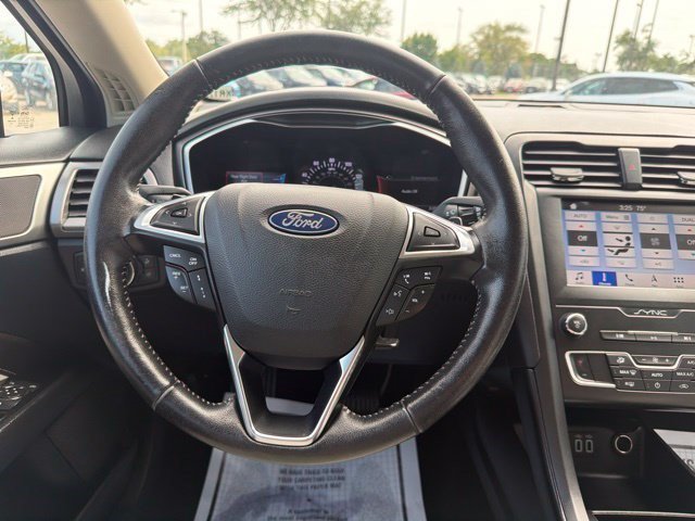 Used 2019 Oxford White Ford SE image 25