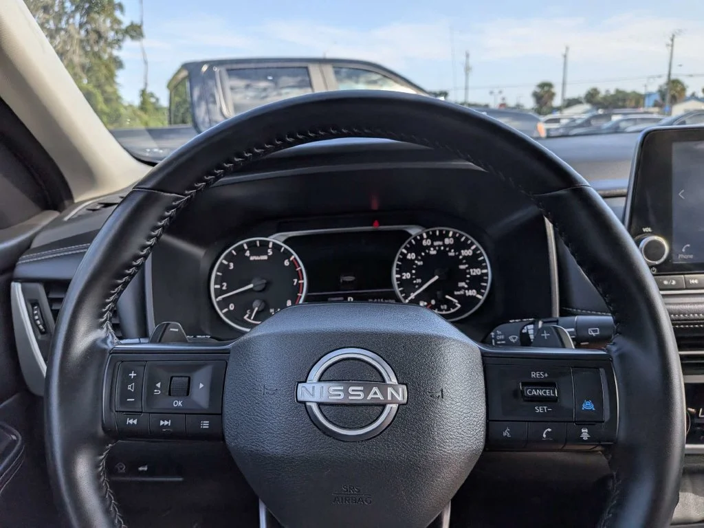 Used 2025 Silver Nissan SV image 22
