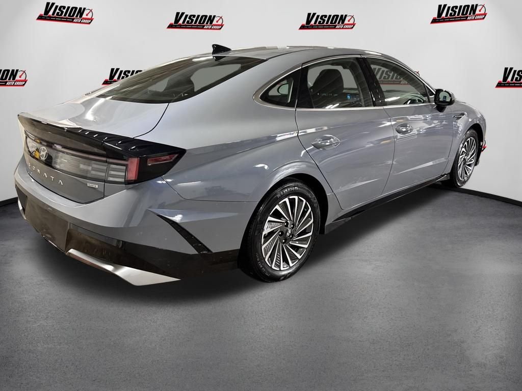 2025 Hyundai Sonata Hybrid SEL - Photo 5