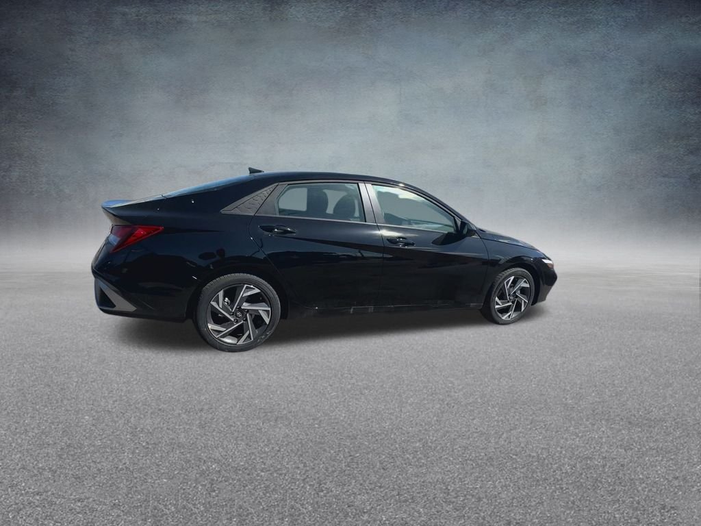 2025 Hyundai Elantra SEL - Photo 25