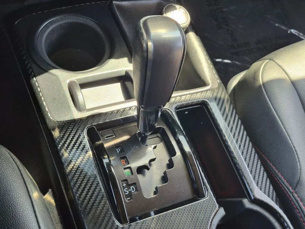 Used 2020 Black Toyota Venture image 10