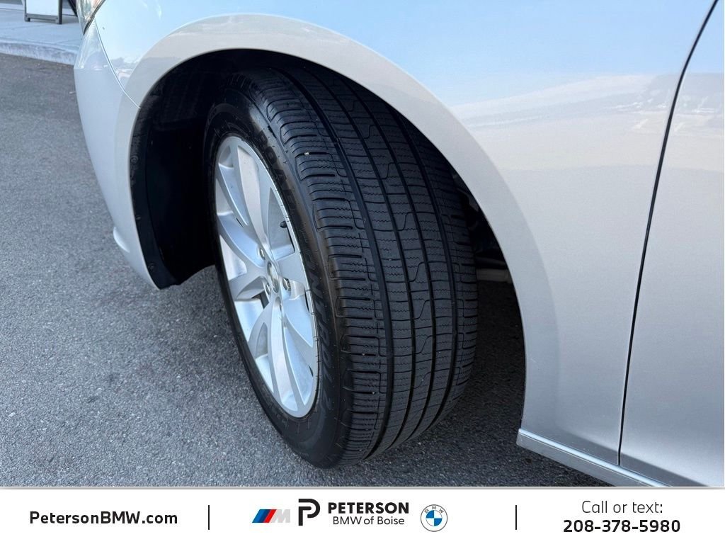 Used 2014 Silver Chevrolet LT image 31