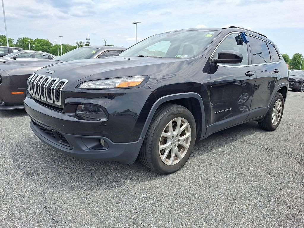 Used 2016 Black Jeep Latitude image 3