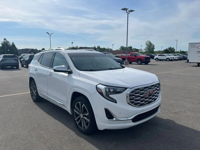 Used 2018 White GMC Denali image 3