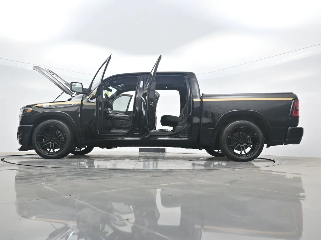 New 2026 Diamond Black Crystal Pearl-Coat Exterior Paint RAM Big Horn image 48