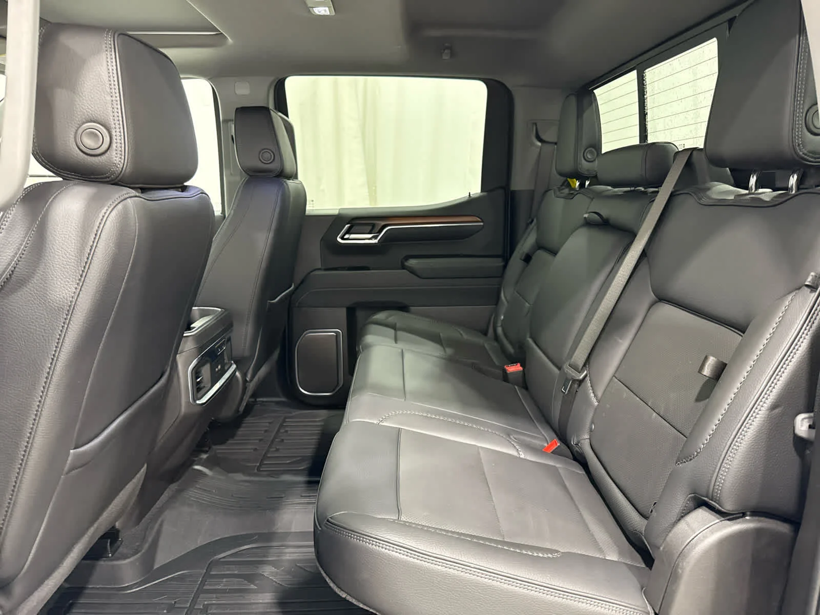 Used 2025 Onyx Black GMC Denali image 13