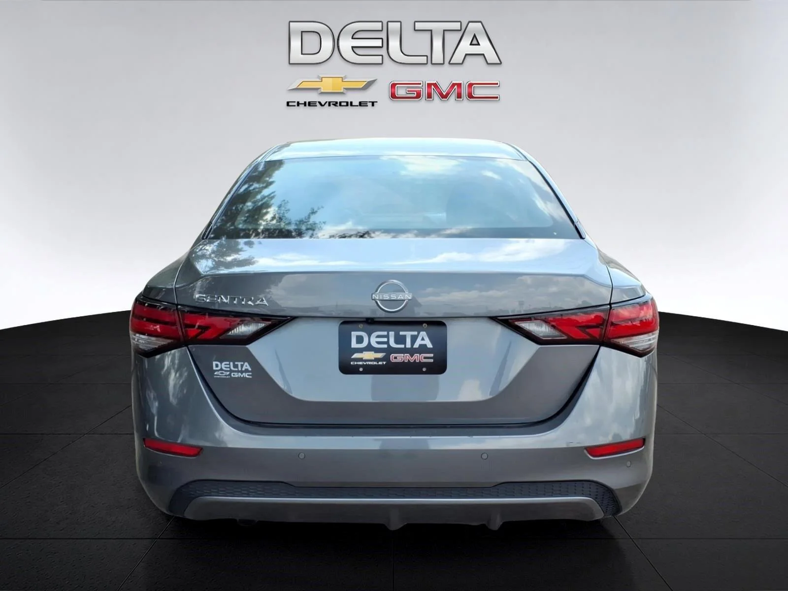 Used 2024  Nissan S image 4