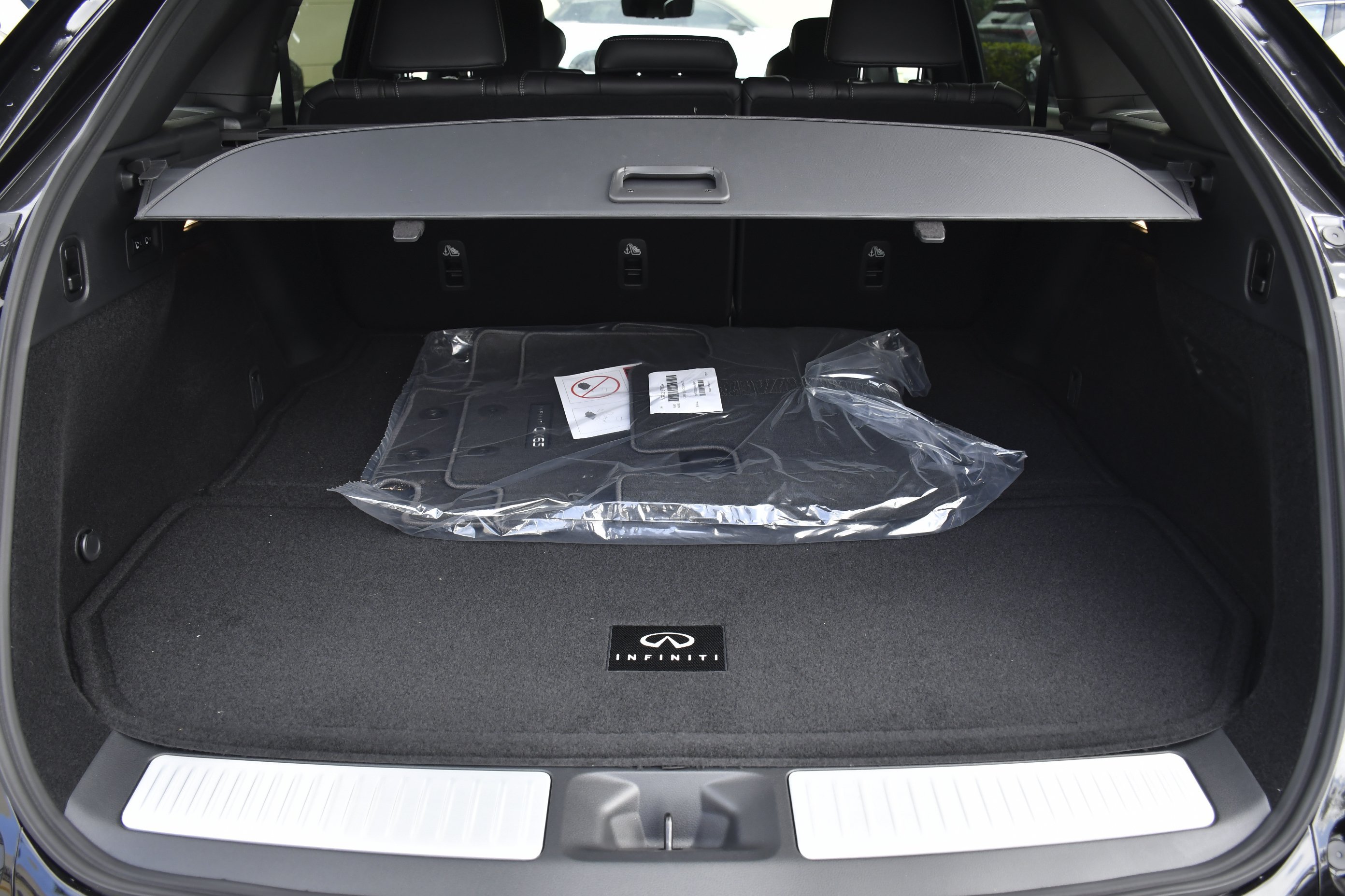 New 2027 GRAND BLUE INFINITI Autograph AWD image 34