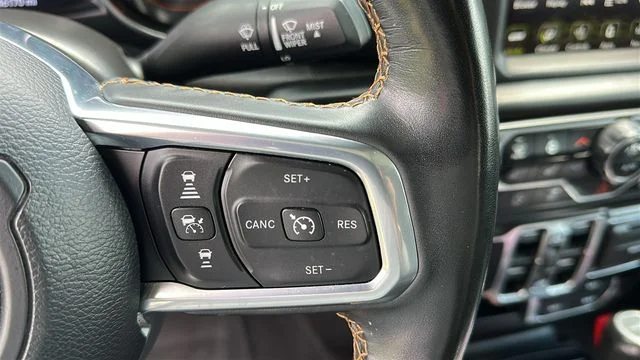 Used 2022 White Jeep Overland image 13