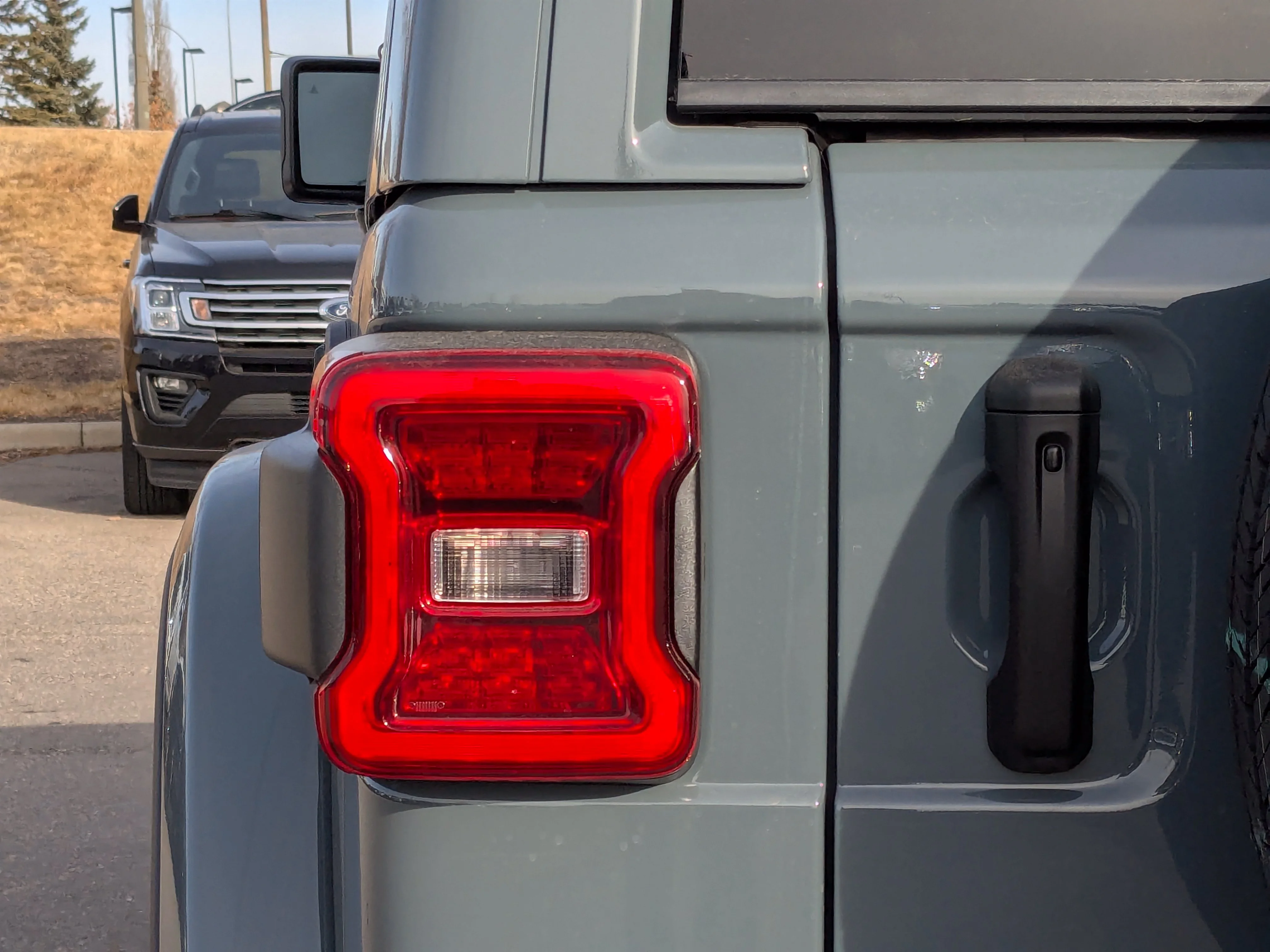 New 2026 Dark blue Jeep Sahara - - McKinley Leather - Body-Color Top - Alpine Audio - Remote Start & tons more! image 11
