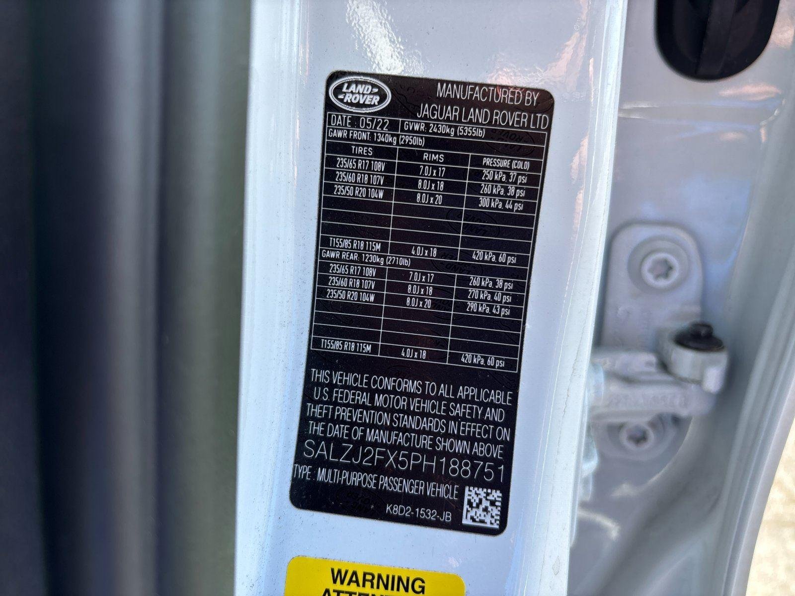 Used 2023 Fuji White Land Rover S image 12