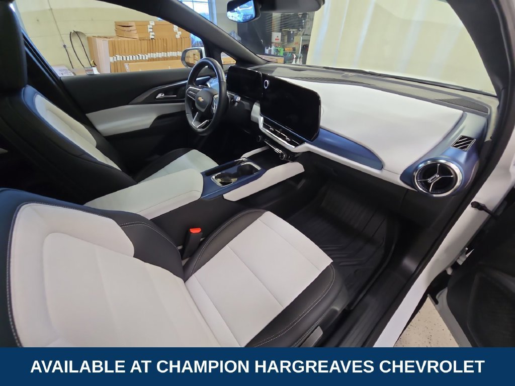 2025 Chevrolet Equinox EV LT - Photo 37