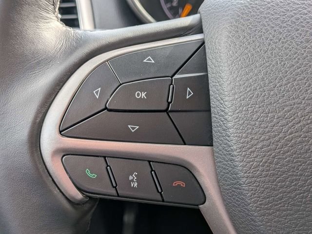 Used 2022 Black Jeep Laredo E image 24