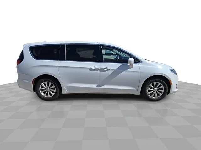 Certified Used 2018 White Chrysler Touring Plus image 9