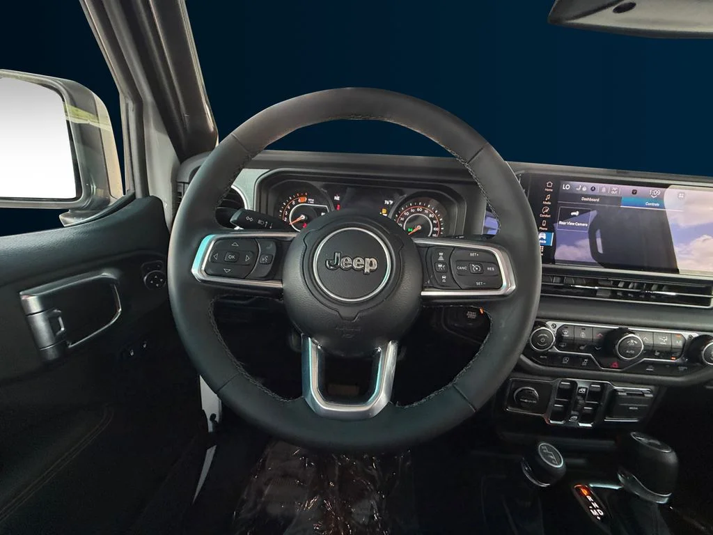 Used 2025 White Jeep Sahara image 13
