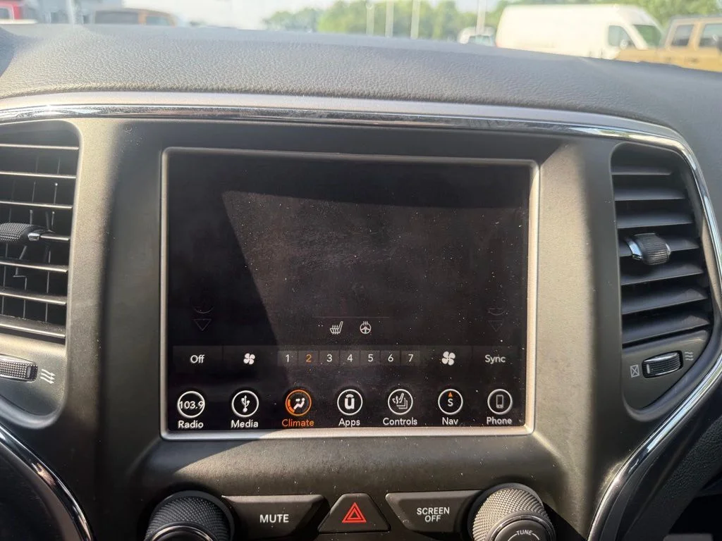 Used 2018 Gray Jeep Altitude image 23