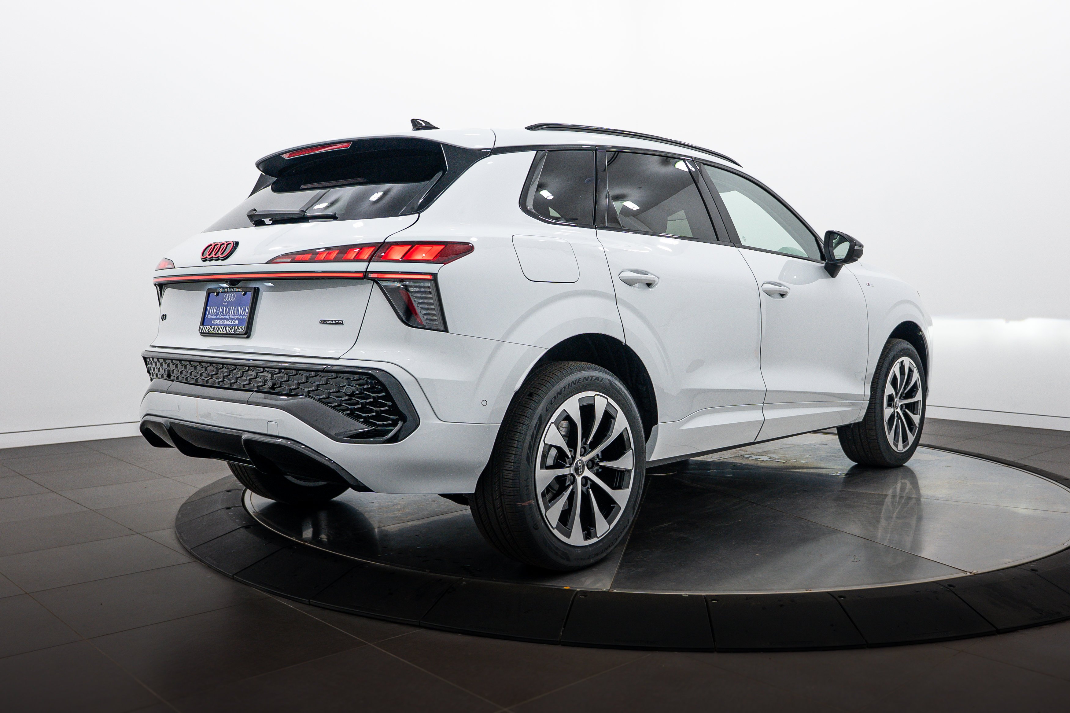 New 2026 Glacier White Audi S line image 4