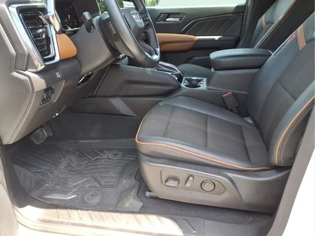 Used 2024 White GMC AT4 image 20