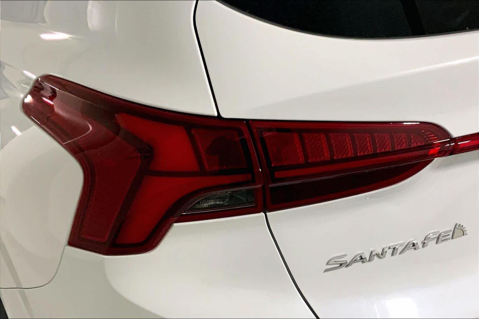 Used 2022 Quartz White Hyundai Limited image 28