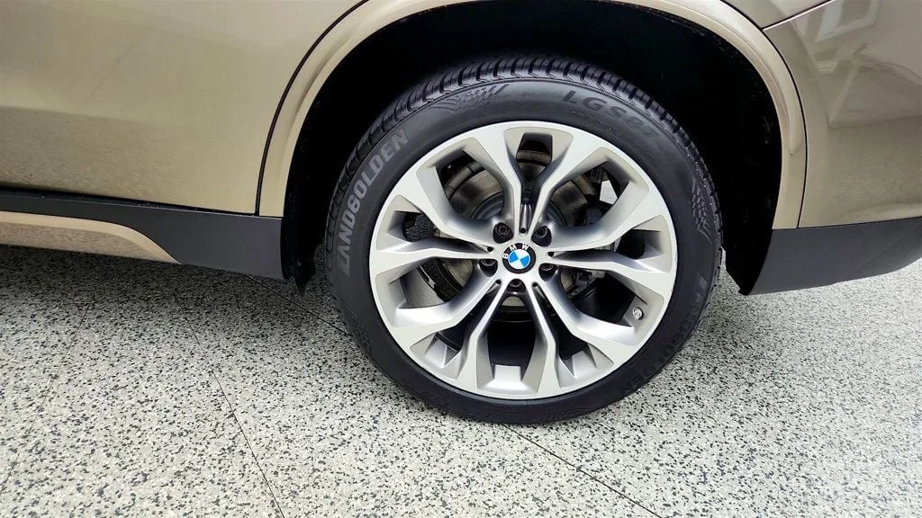Used 2017 Atlas Cedar Metallic BMW sDrive35i SAV w/ Driving Assistance Plus & Premium Pkg image 9