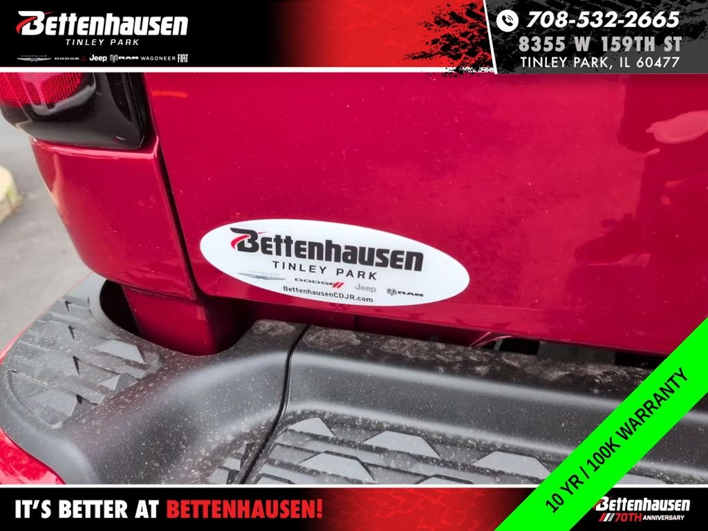New 2026 Molten Red Pearl-Coat Exterior Paint RAM Black Express image 10