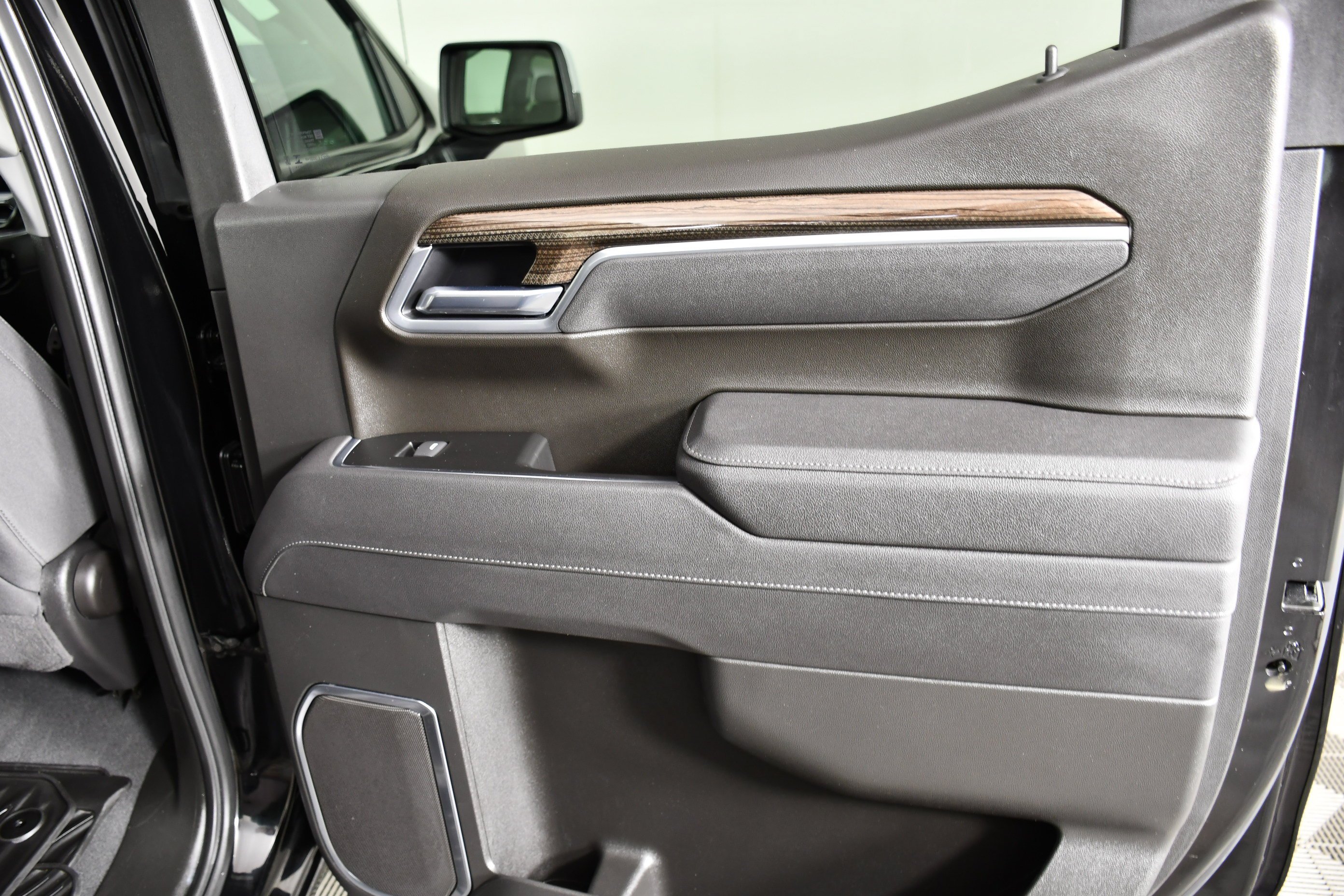 Used 2026 Black Chevrolet LT image 44