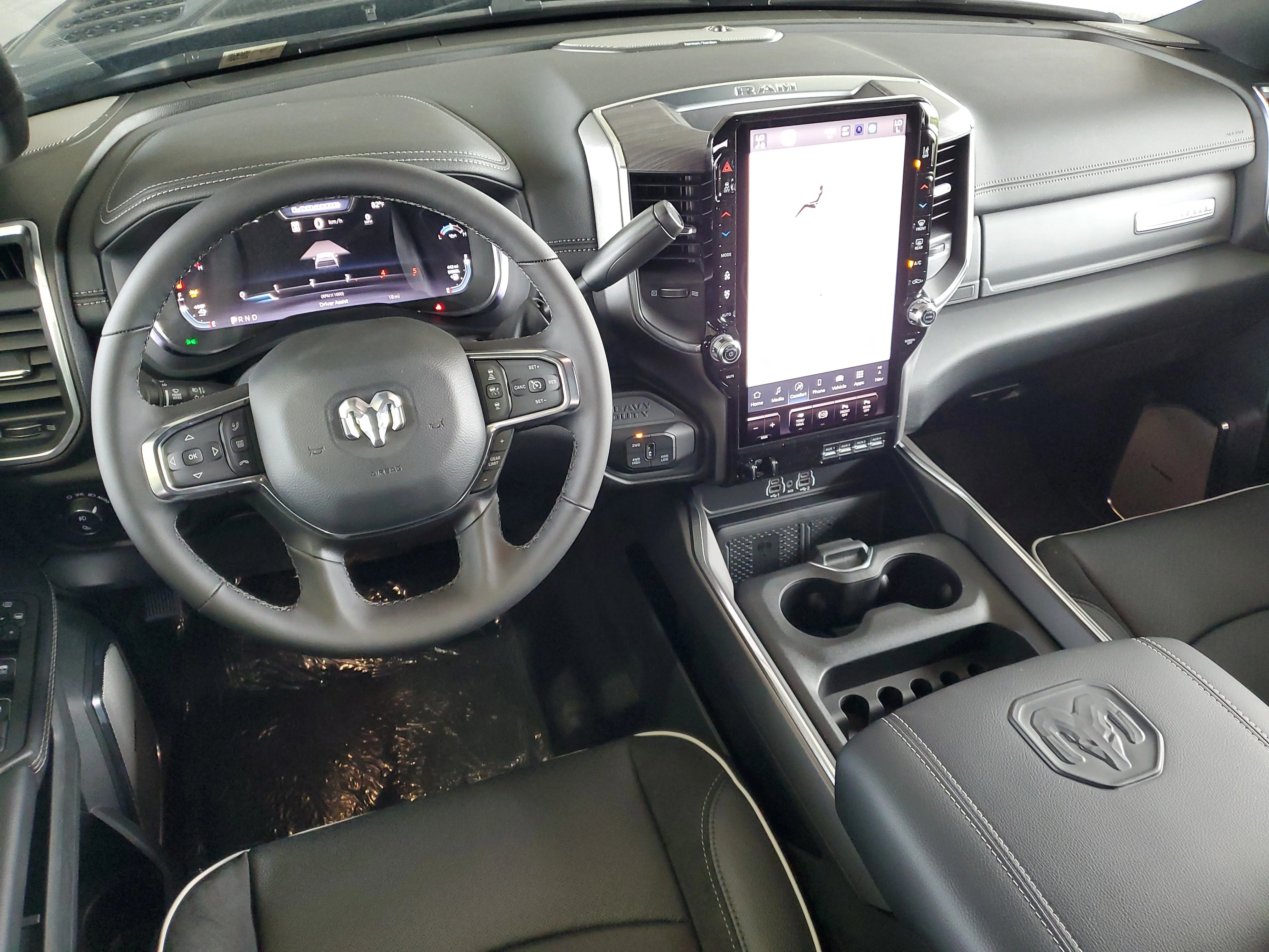 New 2026 Diamond Black Crystal Pearl-Coat Exterior Paint RAM Laramie image 11