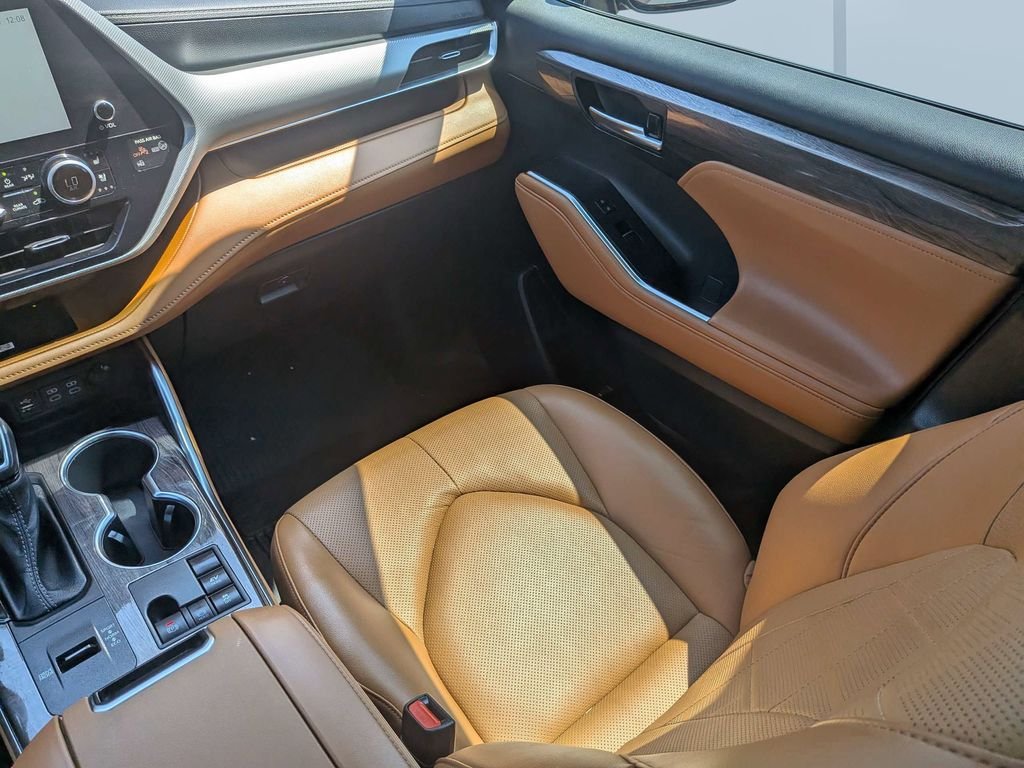 Used 2023 Gray Toyota Platinum image 23