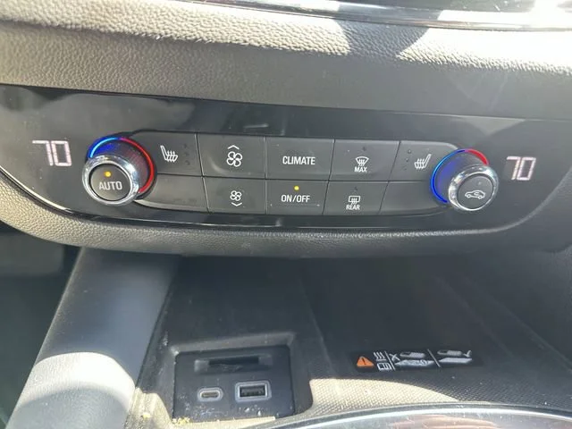 2023 Buick Enclave Essence - Photo 18