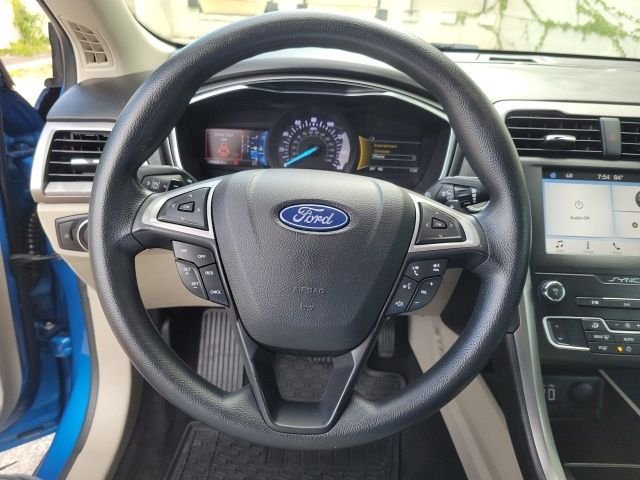 Used 2019 Blue Ford SE image 21