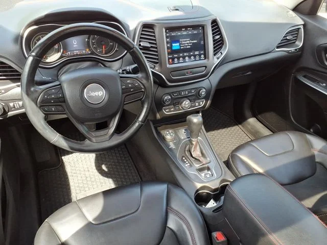 Used 2019 White Jeep Trailhawk image 7