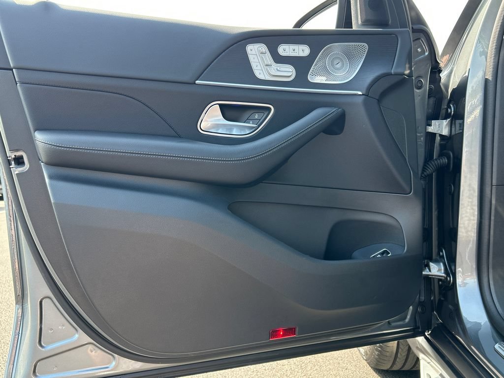 New 2026 Selenite Grey Metallic Mercedes-Benz GLS 450 image 49