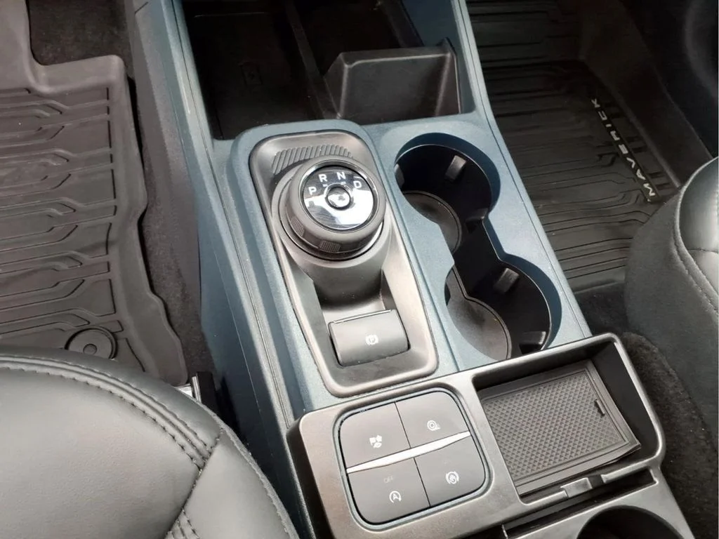 Used 2024 Silver Ford Lariat image 28