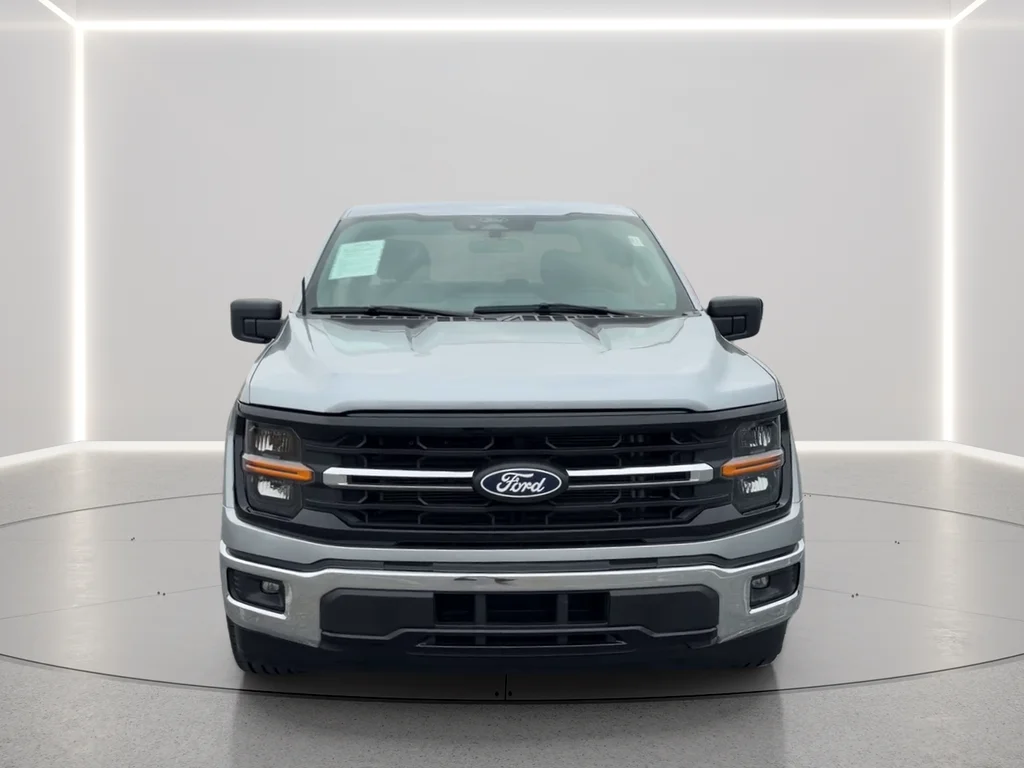 Used 2025 Silver Ford XLT image 2