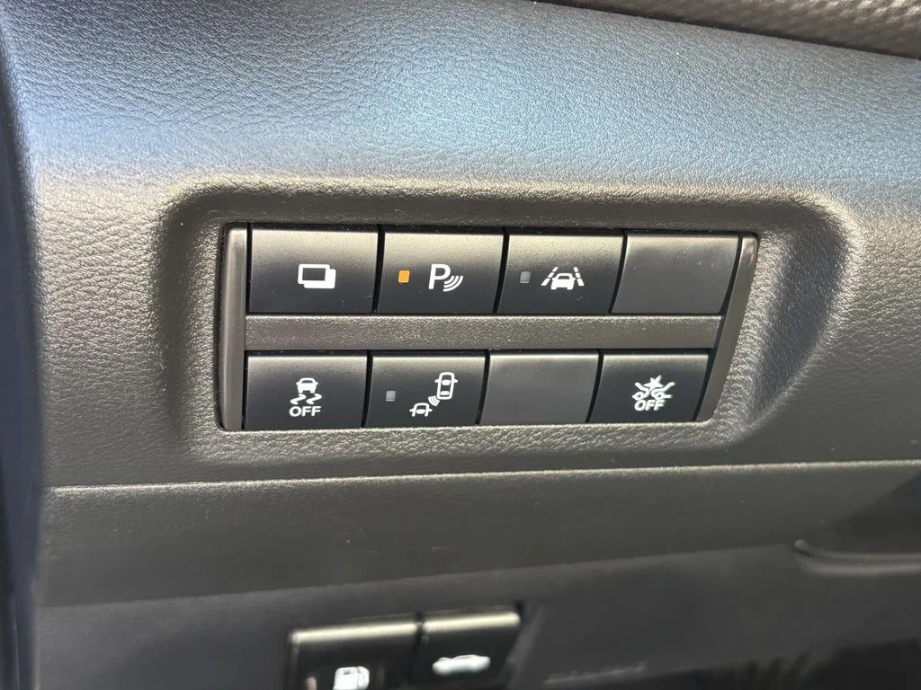 Used 2020 Black Nissan S image 33