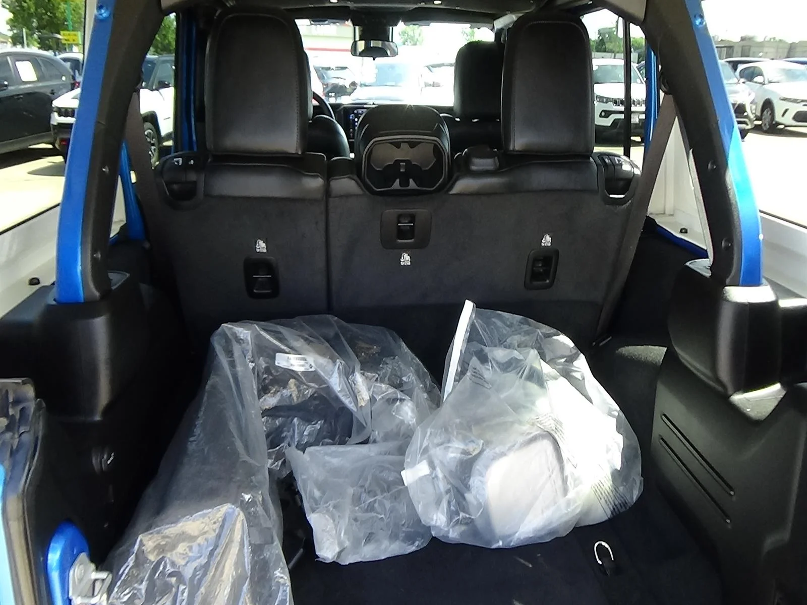Used 2024 Hydro Blue Pearl Coat (pbj) Jeep Rubicon image 10