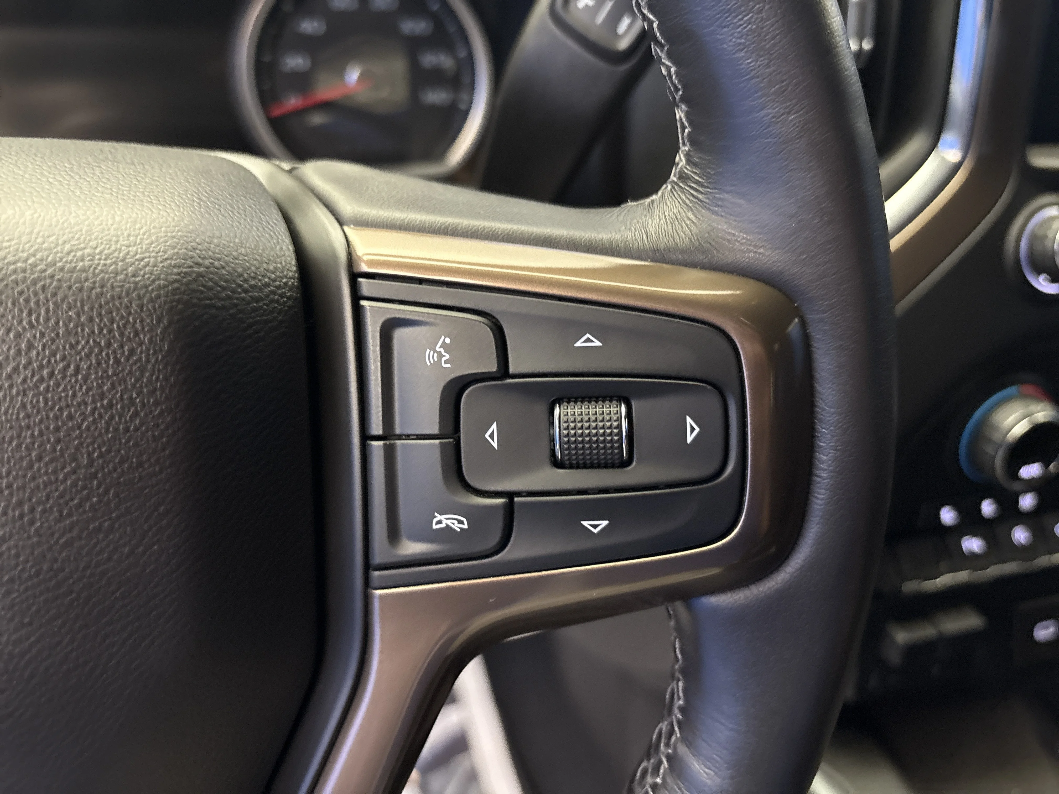 Used 2019 Cajun Red Tintcoat Chevrolet High Country image 16
