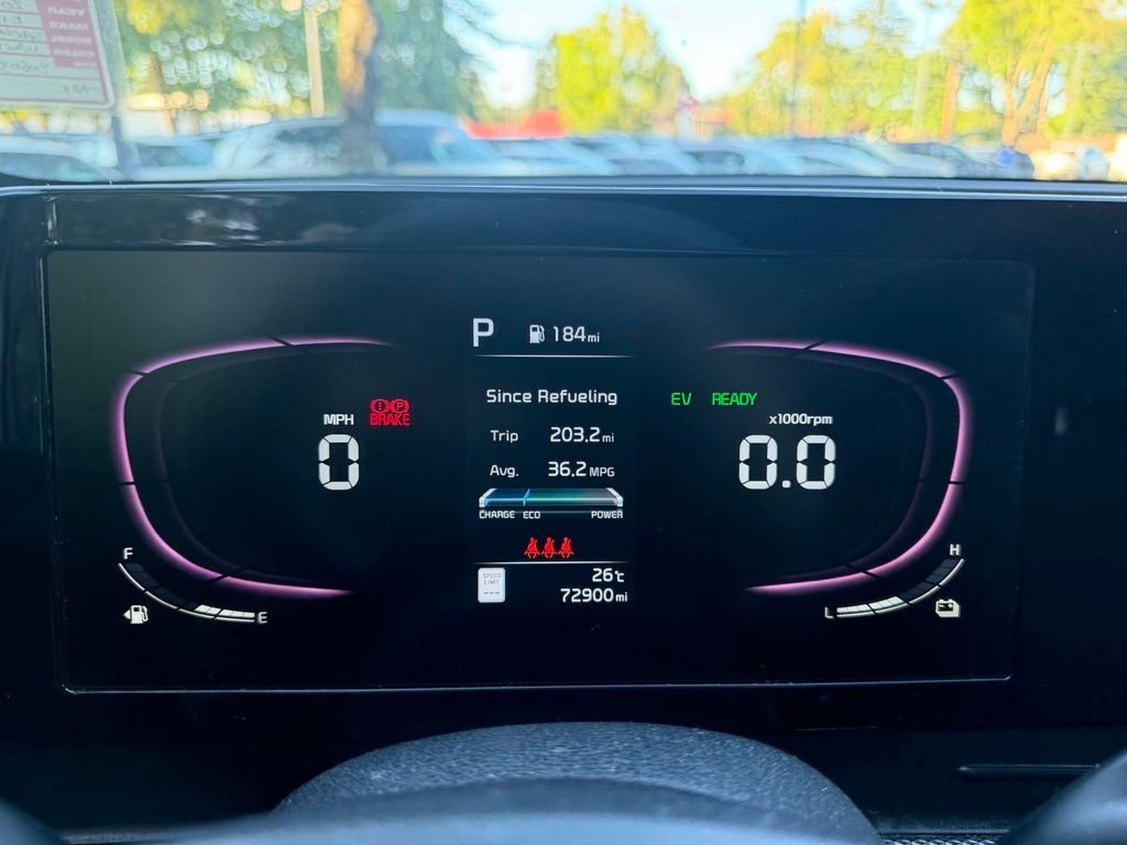 Used 2023 Snow White Pearl Kia LX image 20