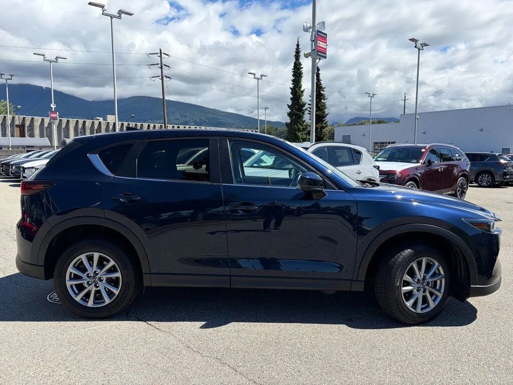Used 2022  Mazda GS AWD at image 6