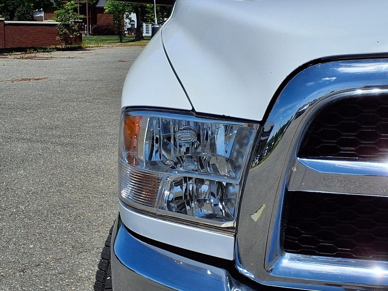 Used 2016 Bright White Clearcoat Ram Tradesman image 10