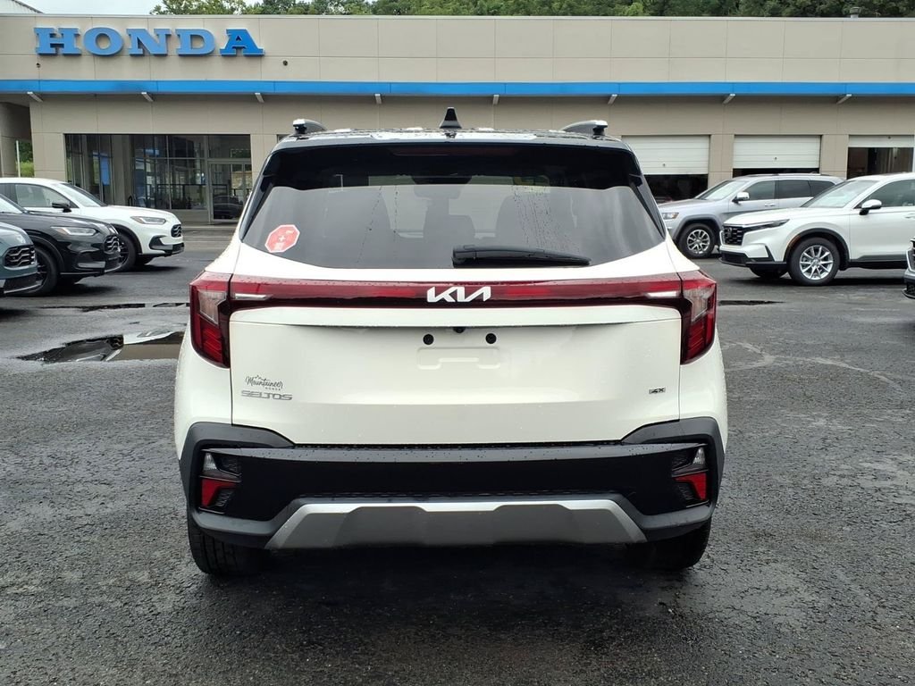 Used 2025 White Kia S image 7