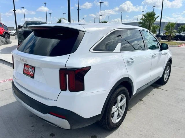 Used 2025 White Kia LX image 6