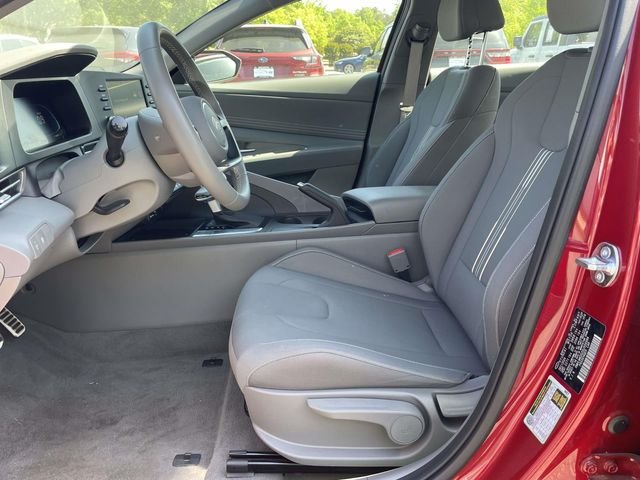 2025 Hyundai Elantra SEL - Photo 11
