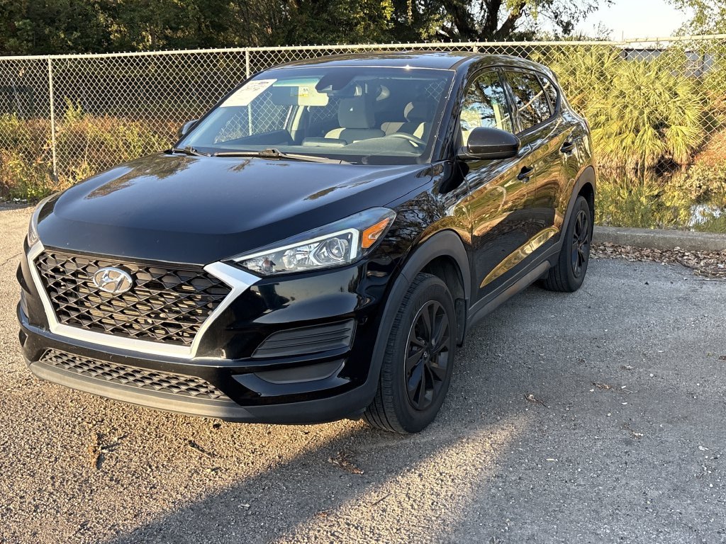 Used 2021 Black Noir Pearl Hyundai SE image 3