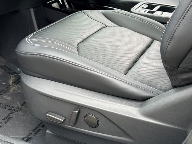 Used 2025 Beige Ford Premium image 31