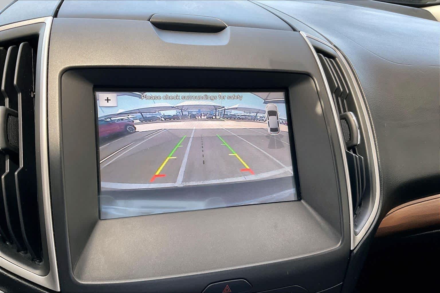 Used 2018 Shadow Black Ford SEL image 25