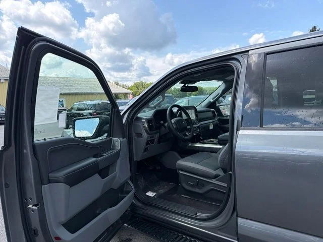 New 2026 Carbonized Gray Metallic Ford XLT image 14